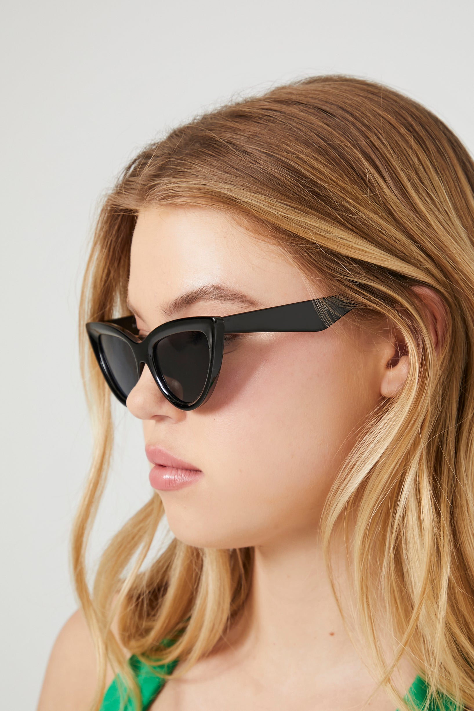 Blackblack Cat-Eye Sunglasses 1